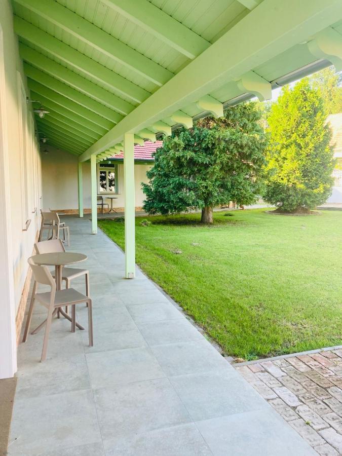 Kira Panzio Bed & Breakfast Lengyeltoti Exterior photo