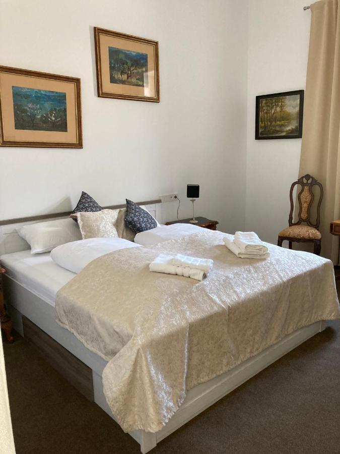 Kira Panzio Bed & Breakfast Lengyeltoti Exterior photo