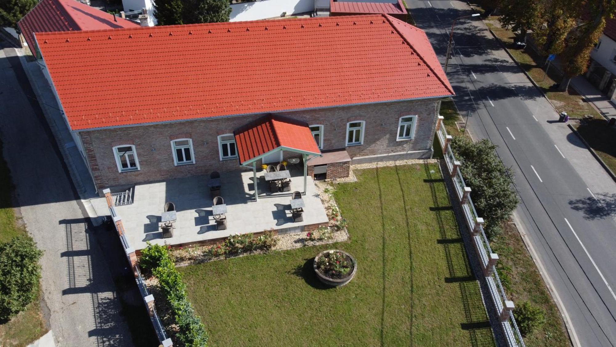 Kira Panzio Bed & Breakfast Lengyeltoti Exterior photo